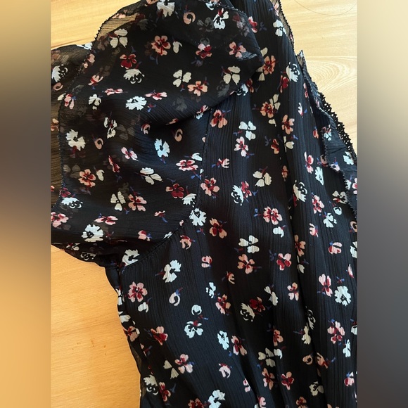 Floral Romper - Picture 3 of 6